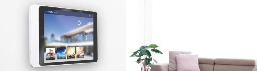 iPad Halterung / Tablet Wandhalter mit Ladefunktion / Tischhalter